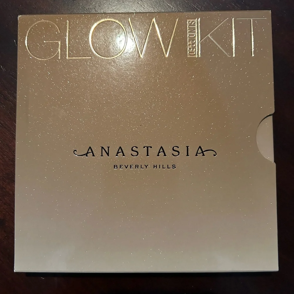 NIB Anastasia Glow Kit